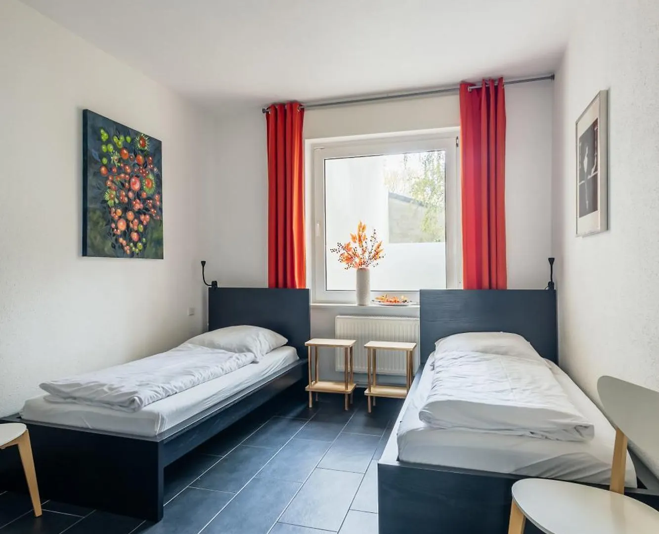 Centrally Located 2-Room Apartment Ганновер 0*,