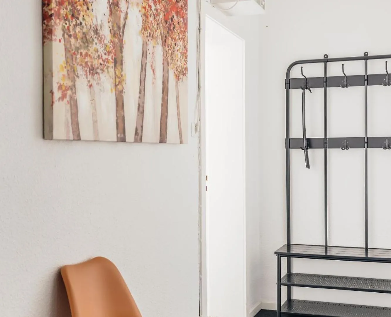 Centrally Located 2-Room Apartment Ганновер Германия