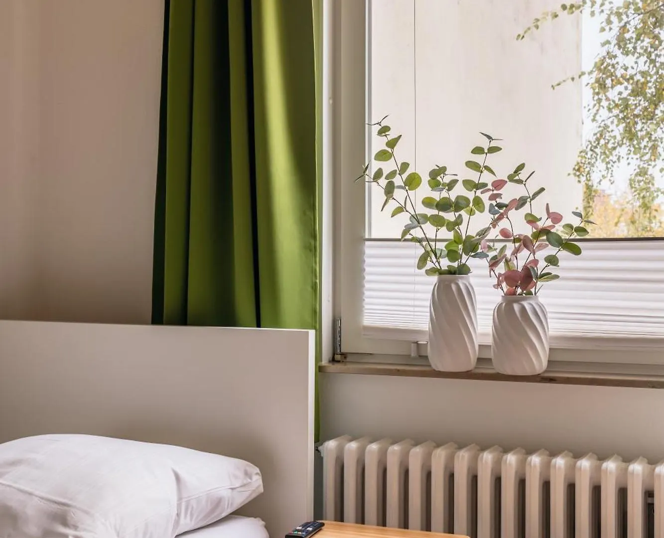 Centrally Located 2-Room Apartment Ганновер