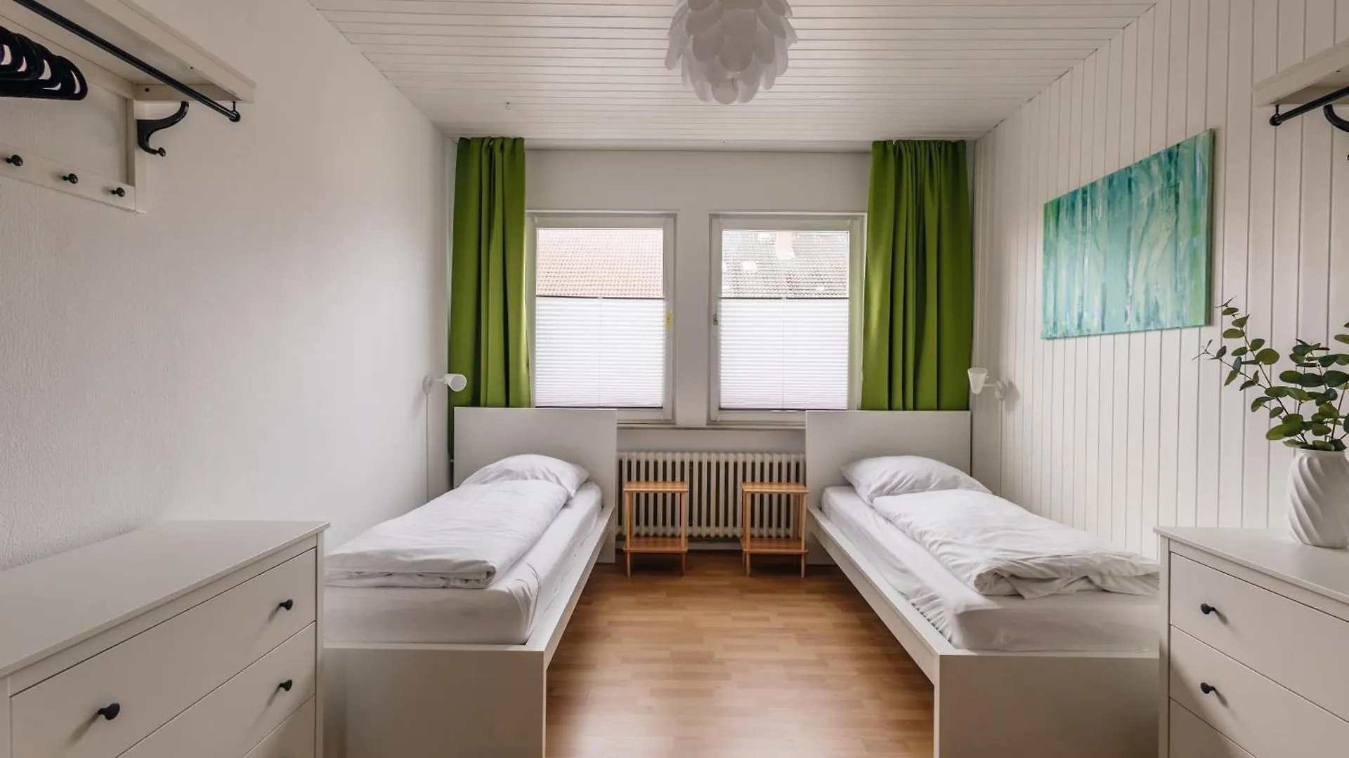 Centrally Located 2-Room Apartment Ганновер 0*,  Германия