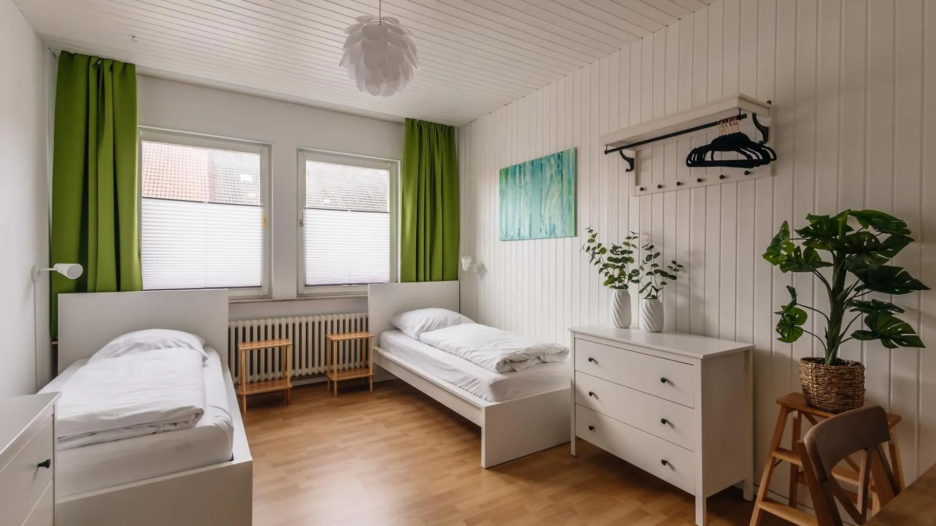 Centrally Located 2-Room Apartment Ганновер