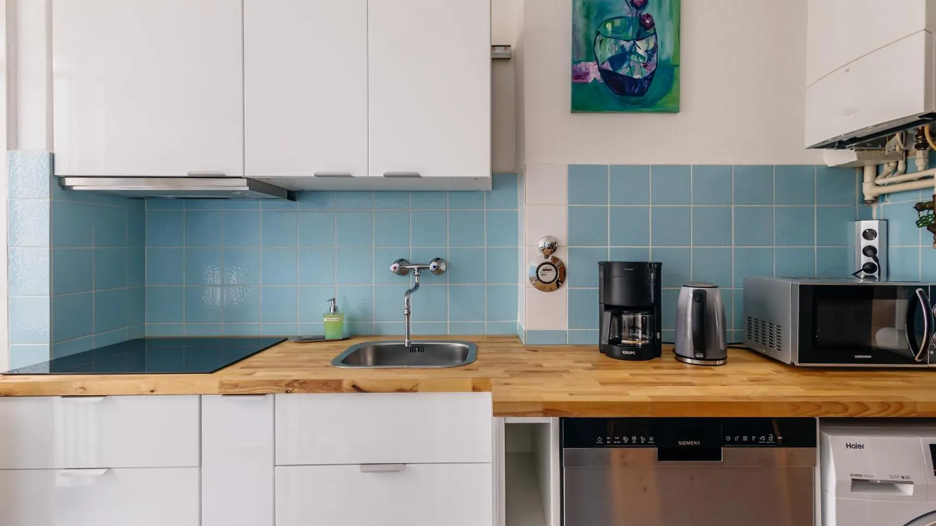 Centrally Located 2-Room Apartment Ганновер
