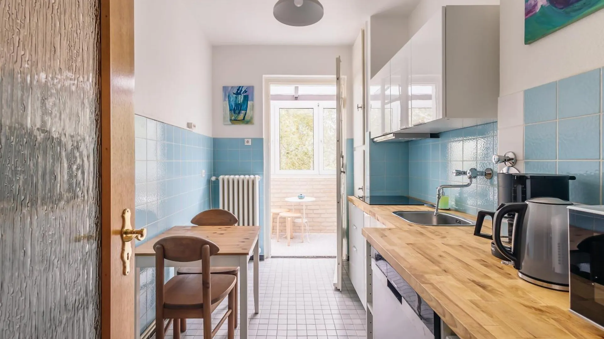 Centrally Located 2-Room Apartment Ганновер