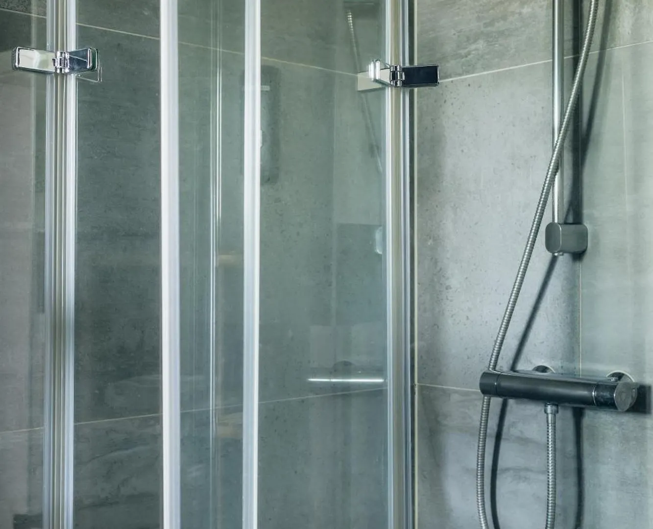 Centrally Located 2-Room Apartment Ганновер