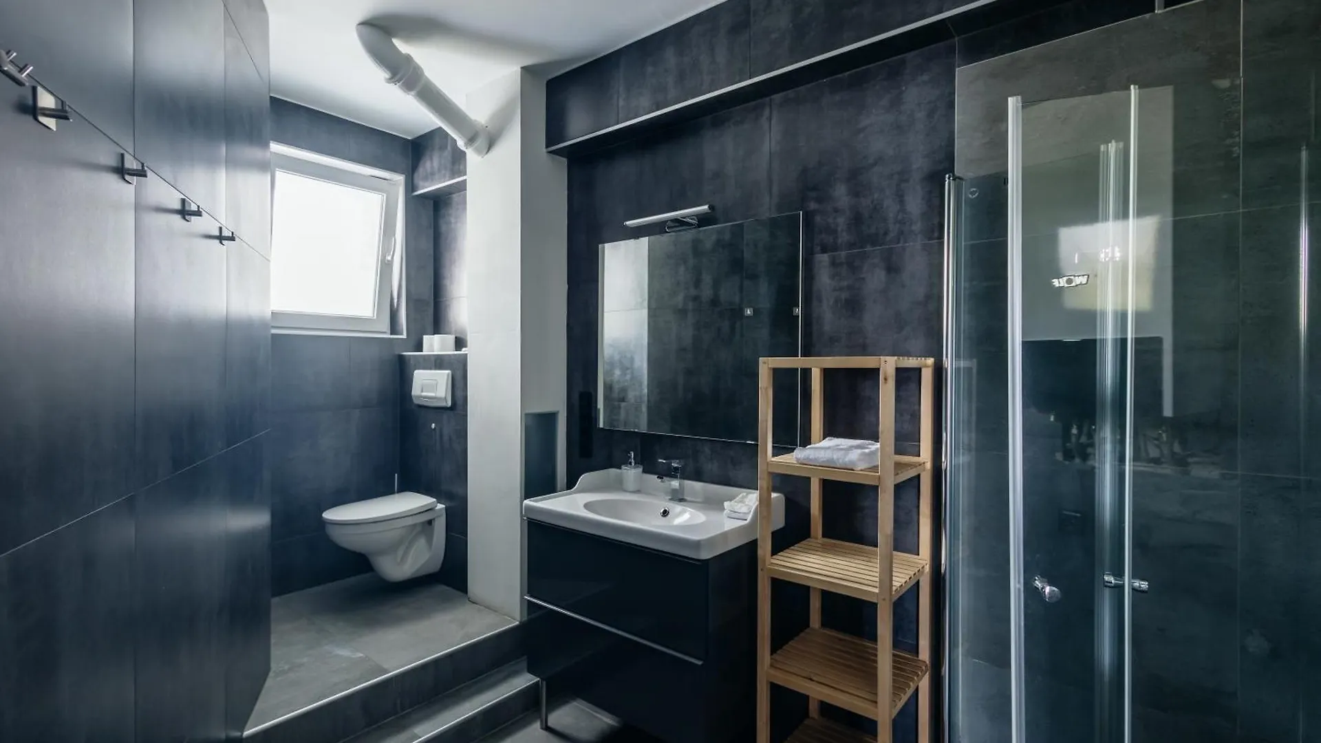 Centrally Located 2-Room Apartment Ганновер