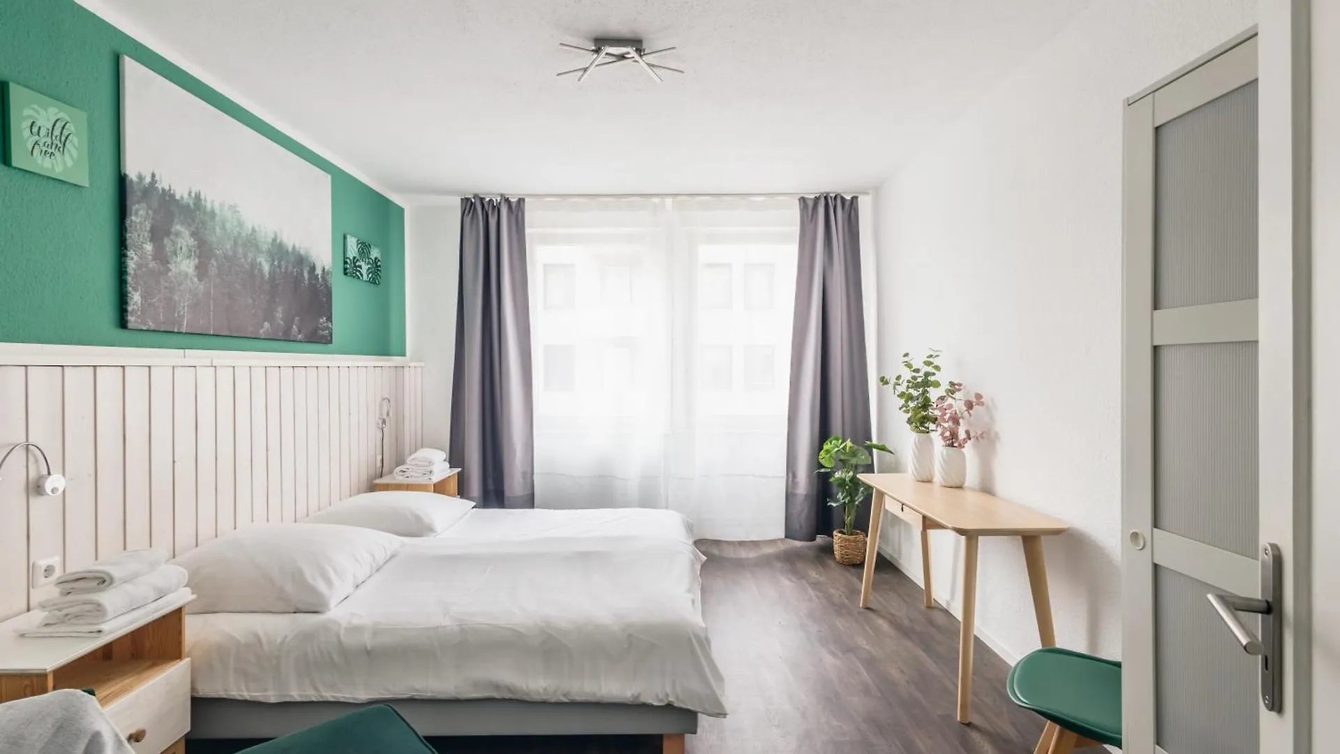 Centrally Located 2-Room Apartment Ганновер Германия