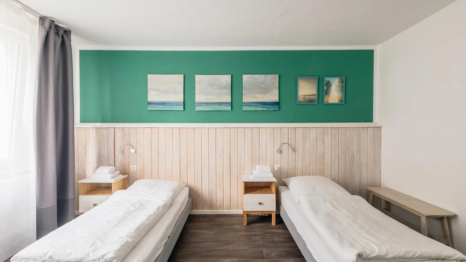 Centrally Located 2-Room Apartment Ганновер